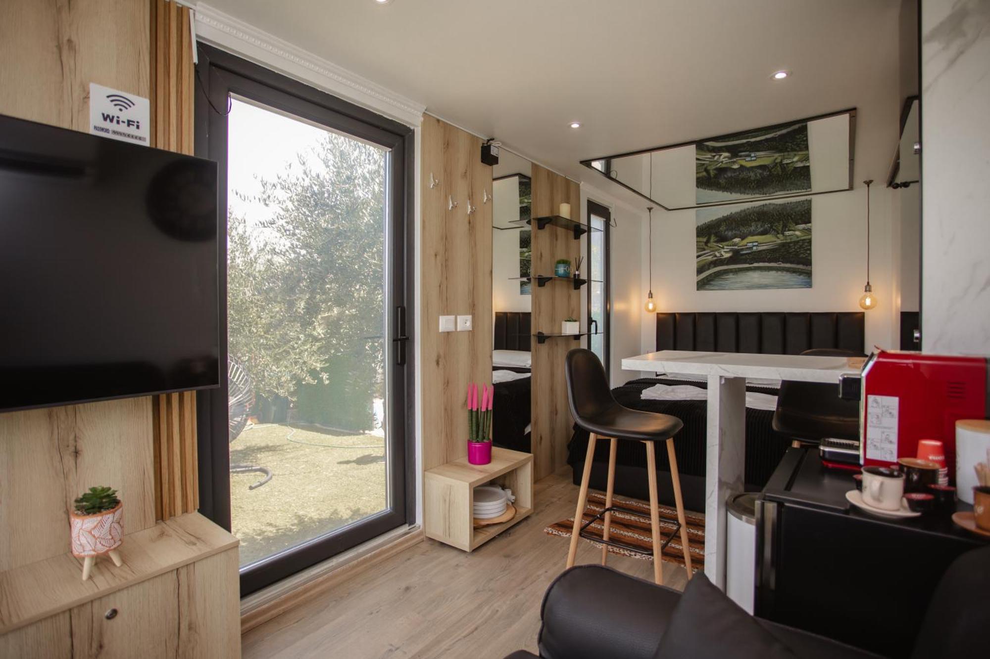 446 Tiny House Shiroke Villa ภายนอก รูปภาพ