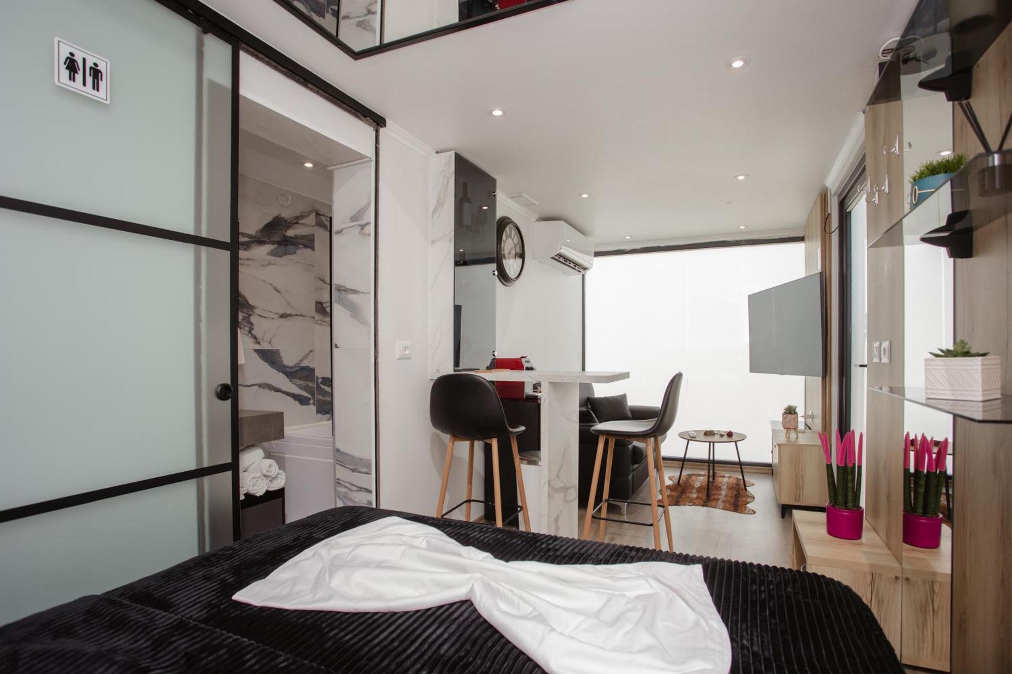 446 Tiny House Shiroke Villa ภายนอก รูปภาพ