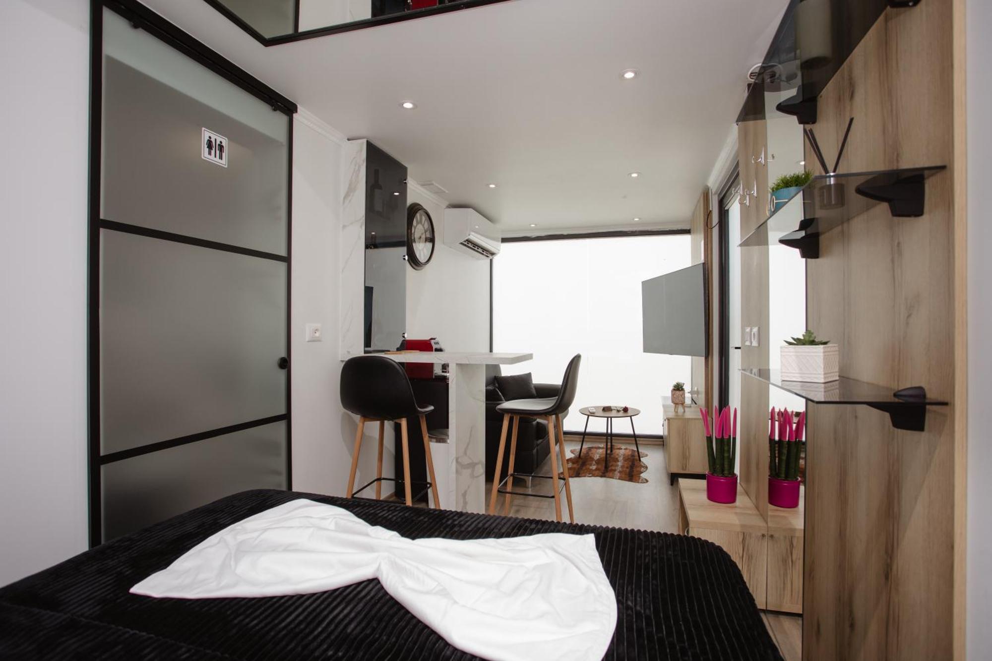 446 Tiny House Shiroke Villa ภายนอก รูปภาพ