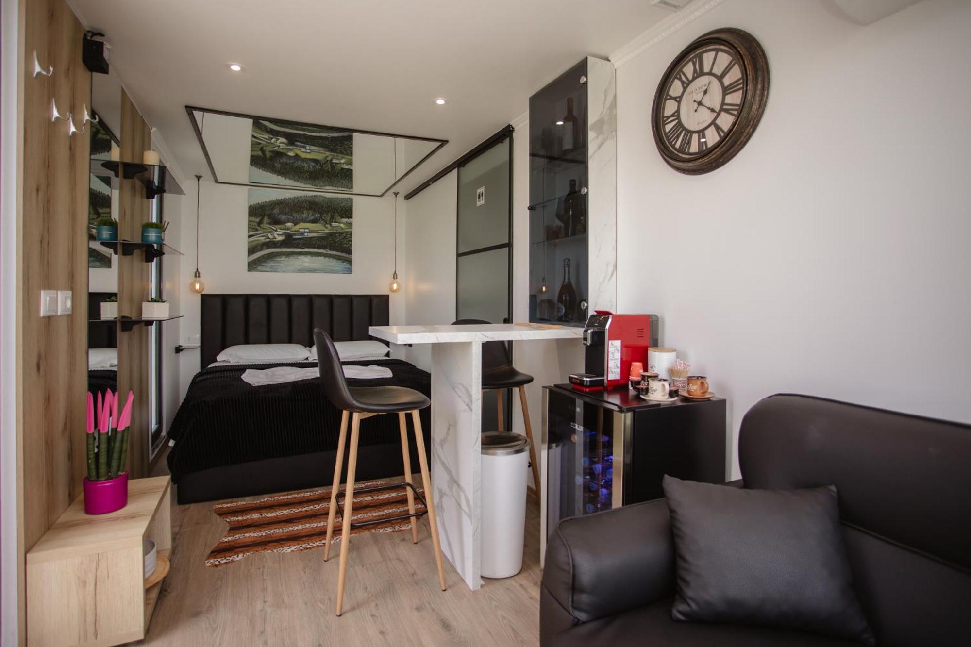 446 Tiny House Shiroke Villa ภายนอก รูปภาพ