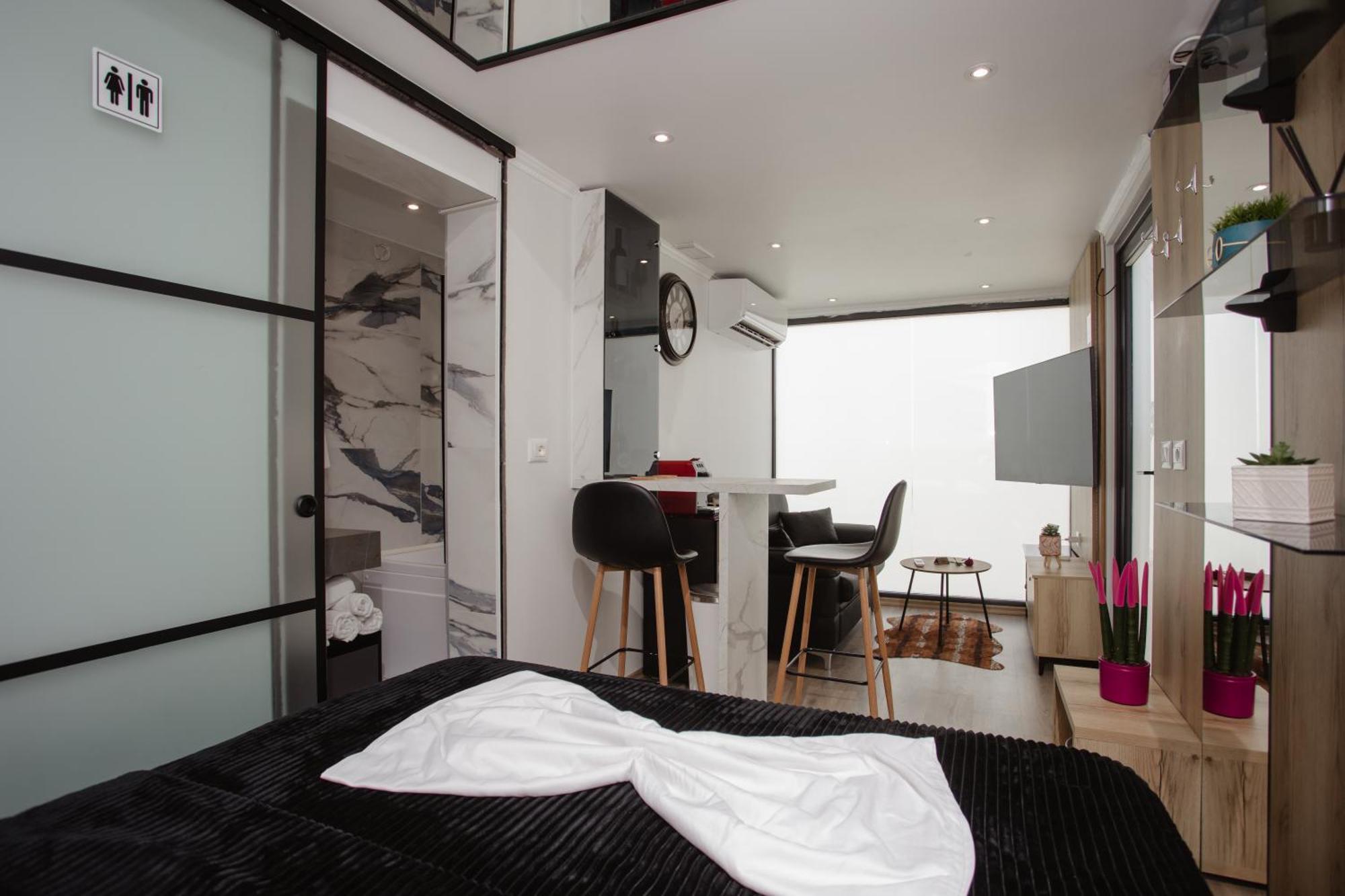 446 Tiny House Shiroke Villa ภายนอก รูปภาพ